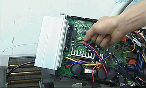 陆川美的空调电话是多少